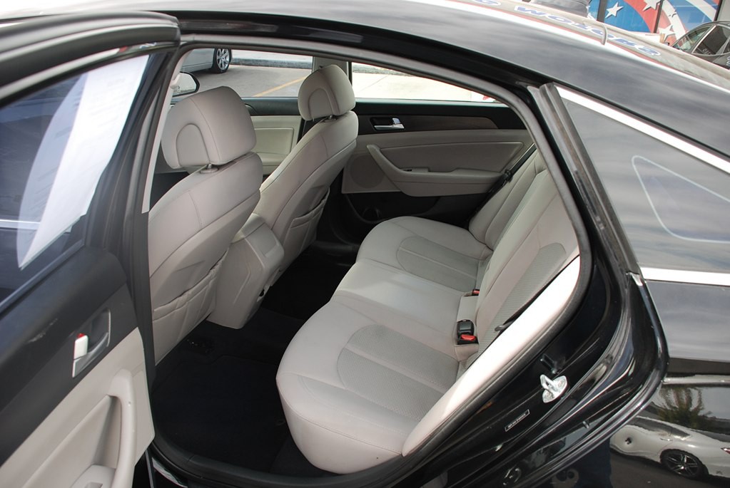 2015 Hyundai Sonata Image 17