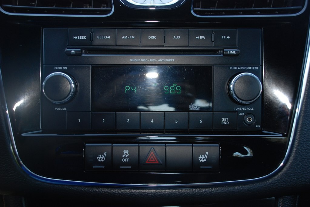 2013 Chrysler 200 Image 13