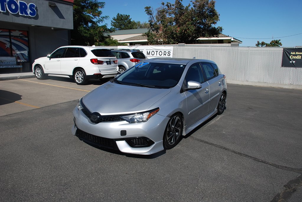 2017 Toyota Corolla Image 1