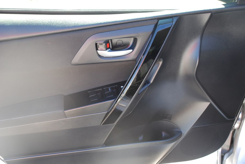 2017 Toyota Corolla Image 9