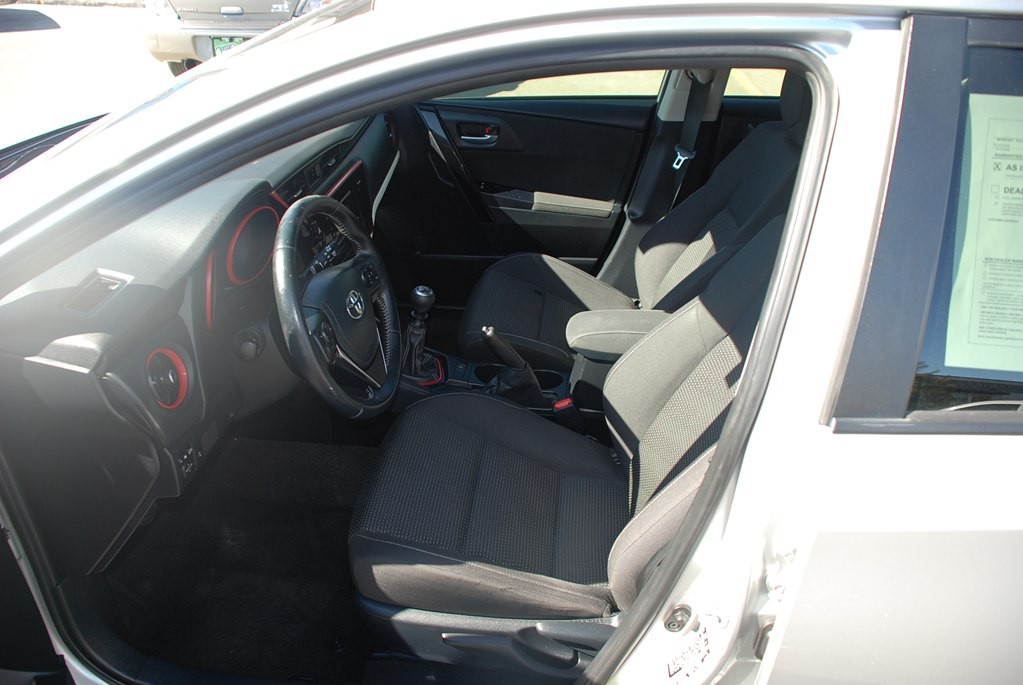 2017 Toyota Corolla Image 10
