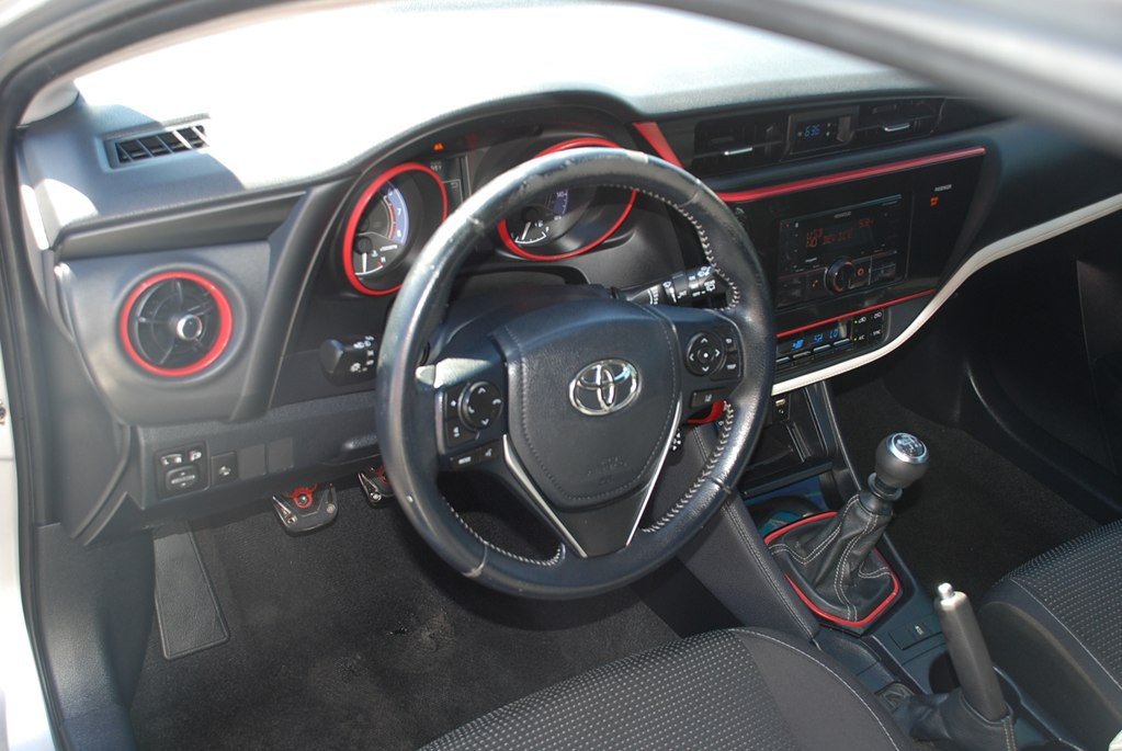 2017 Toyota Corolla Image 11