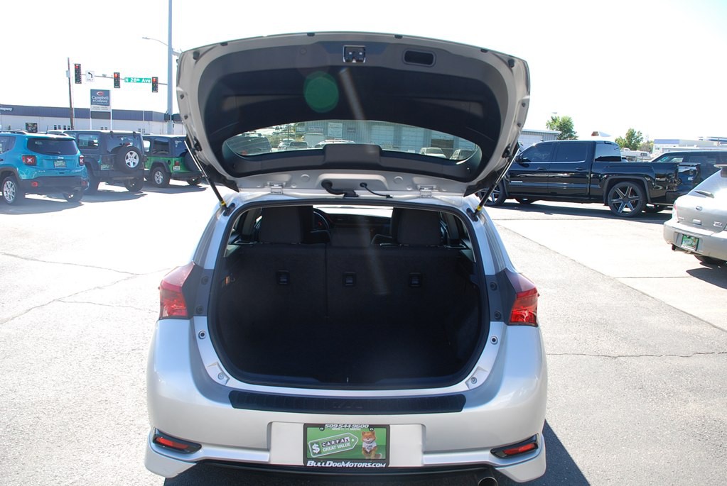 2017 Toyota Corolla Image 16