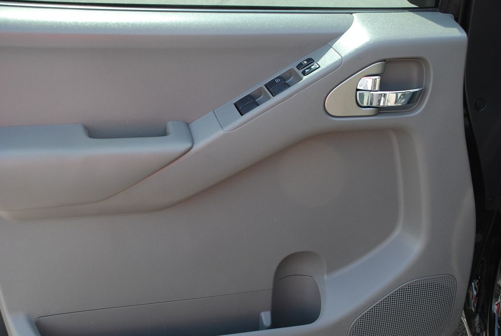 2014 Nissan Frontier Image 9