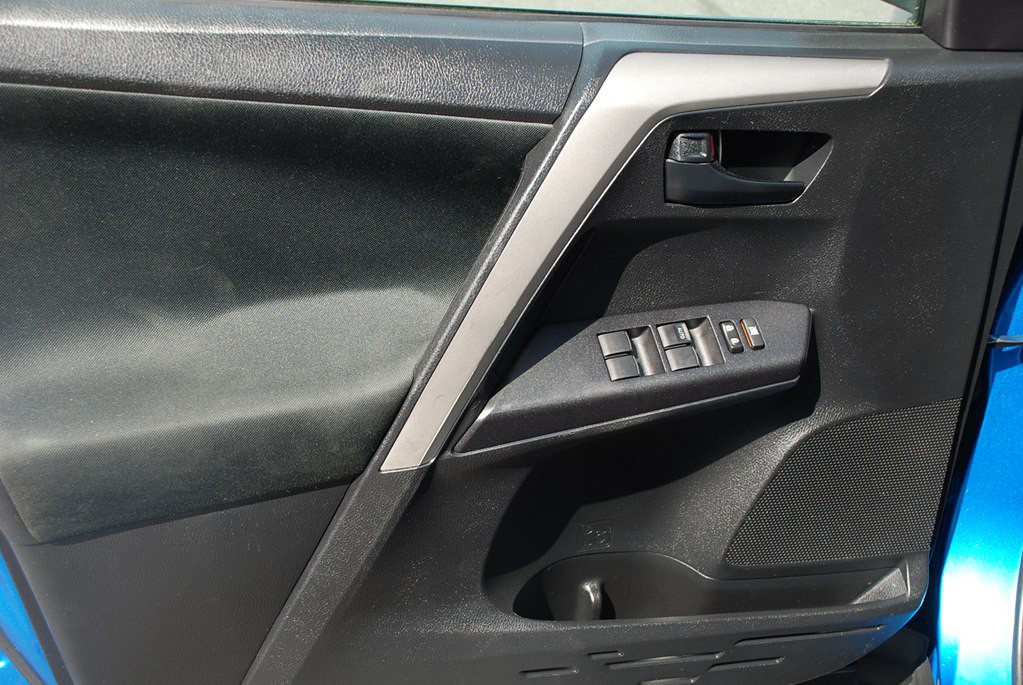 2016 Toyota Rav4 Image 9