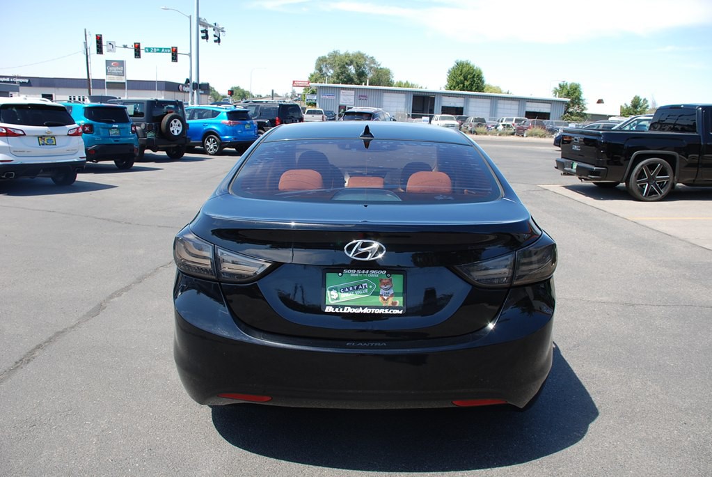 2013 Hyundai Elantra Image 6