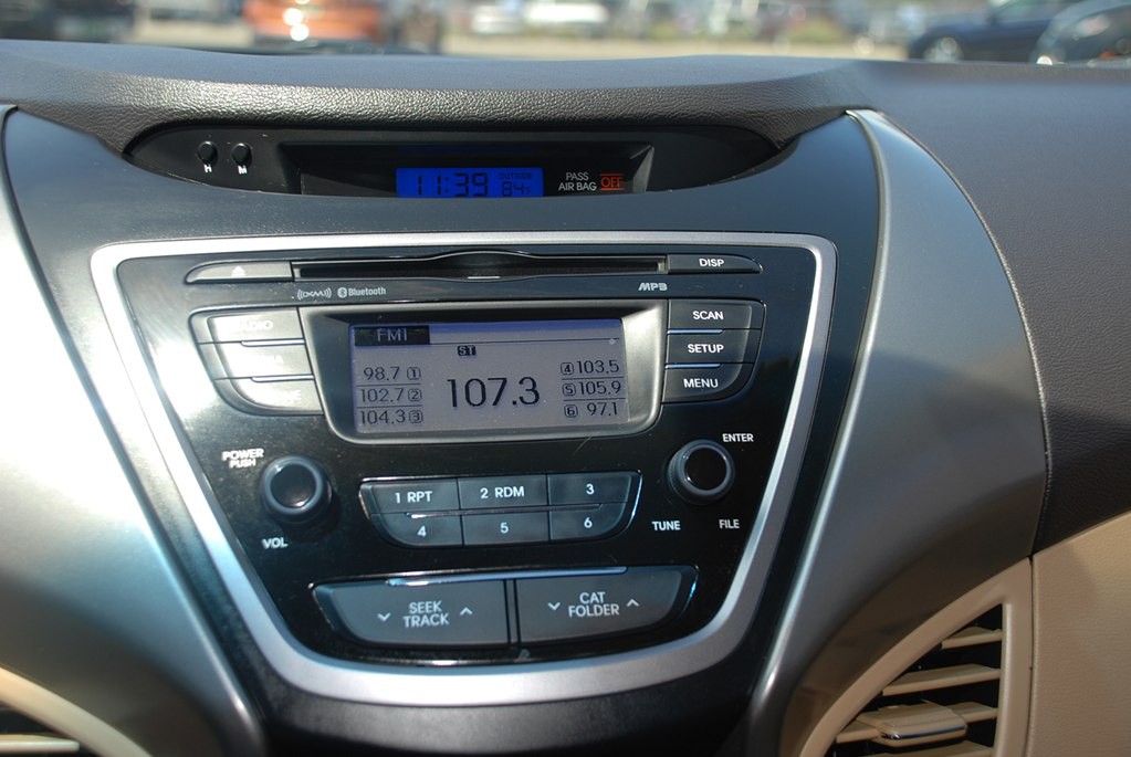 2013 Hyundai Elantra Image 15