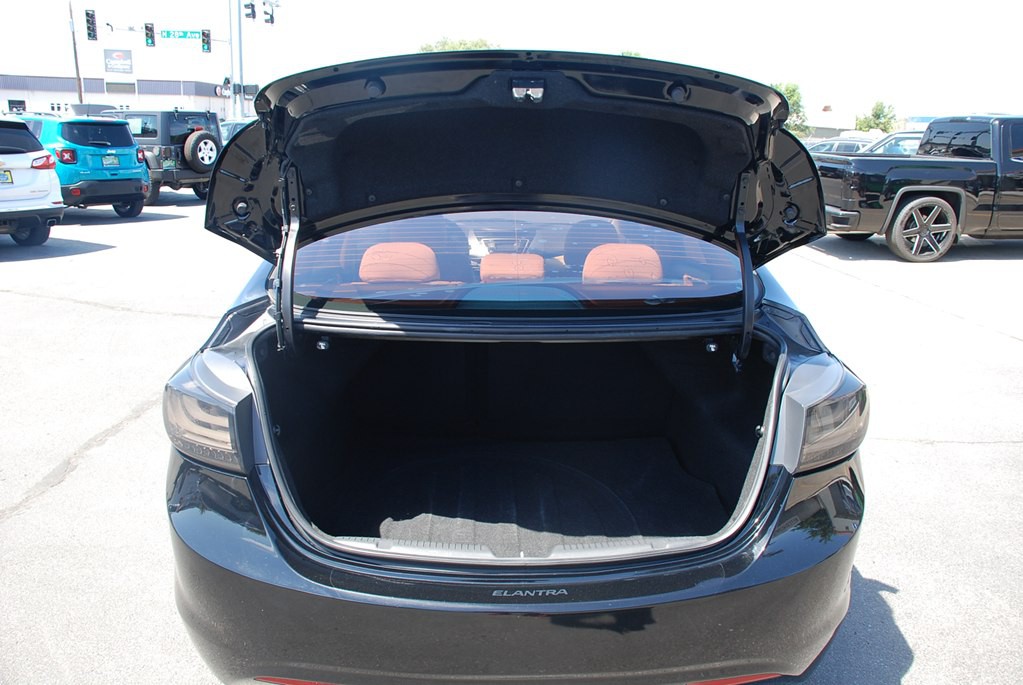 2013 Hyundai Elantra Image 20