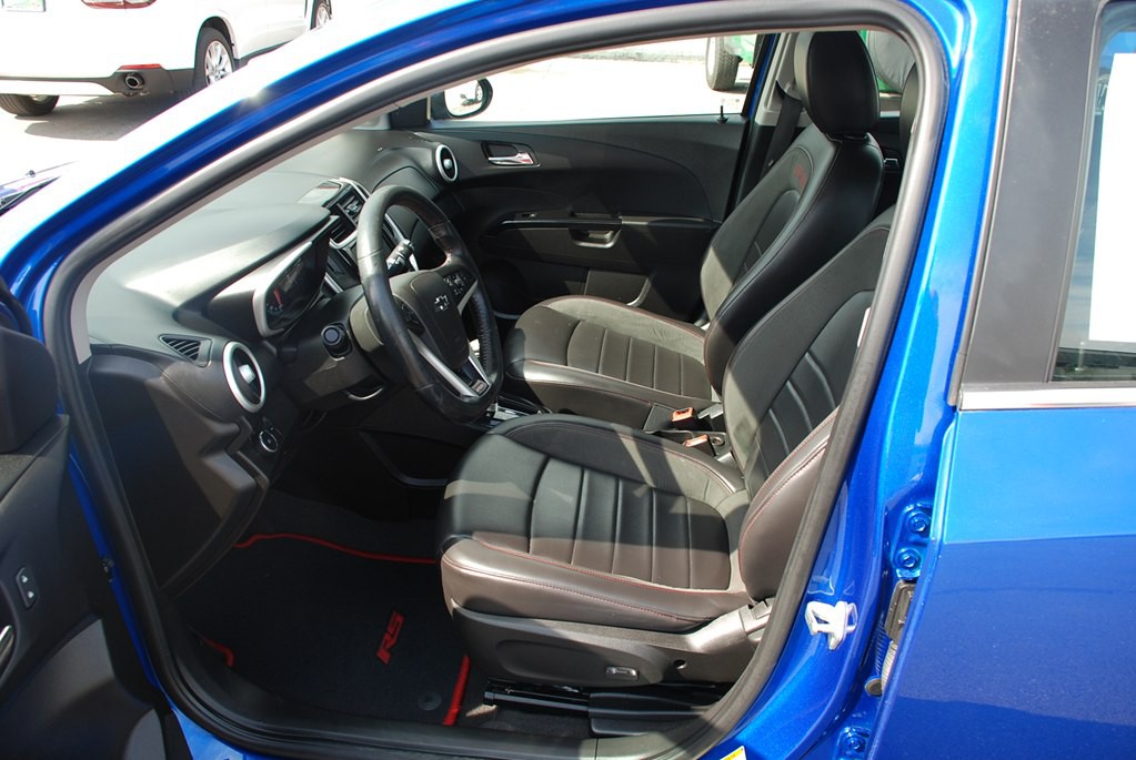 2019 Chevrolet Sonic Image 10