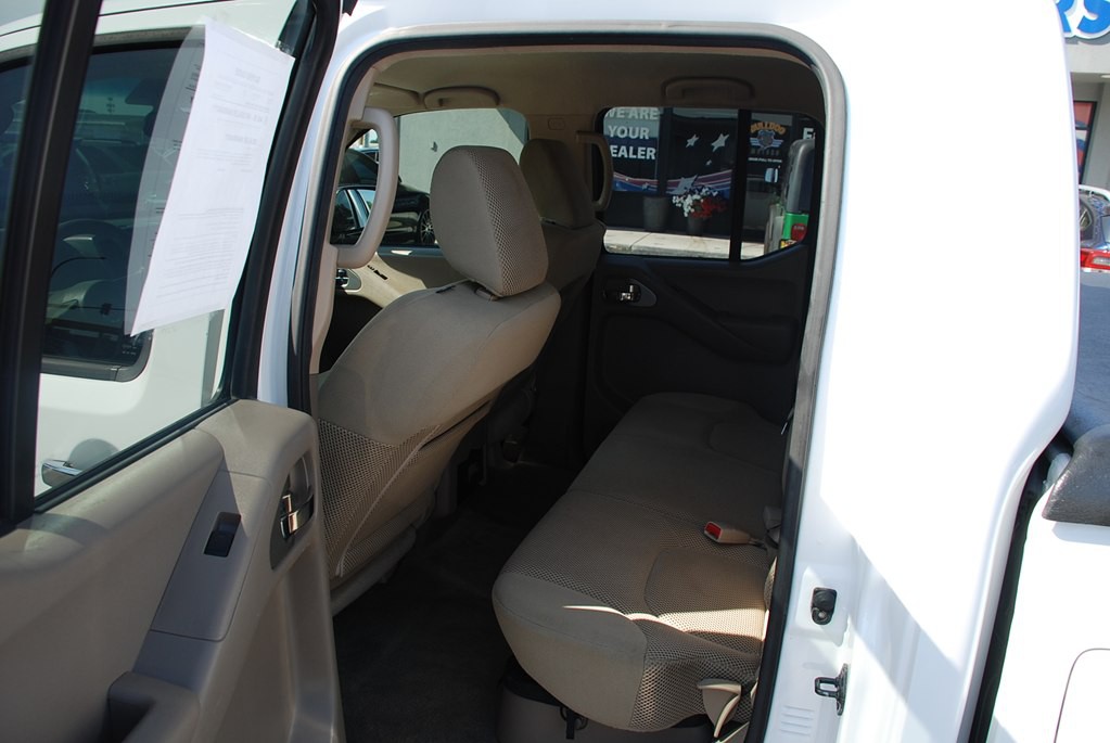 2010 Nissan Frontier Image 16