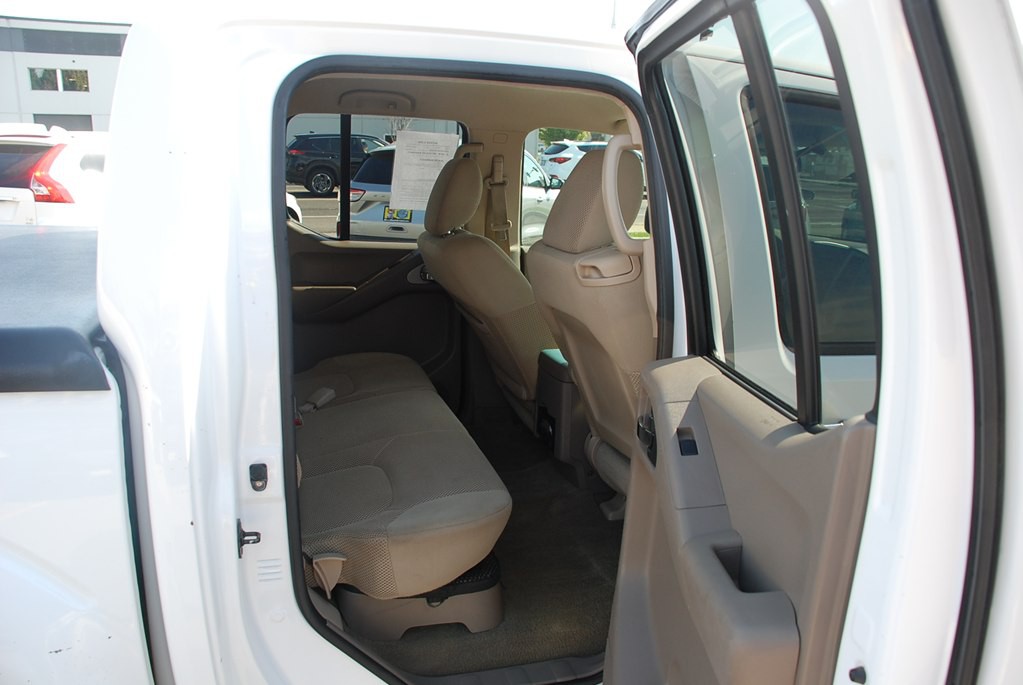 2010 Nissan Frontier Image 18