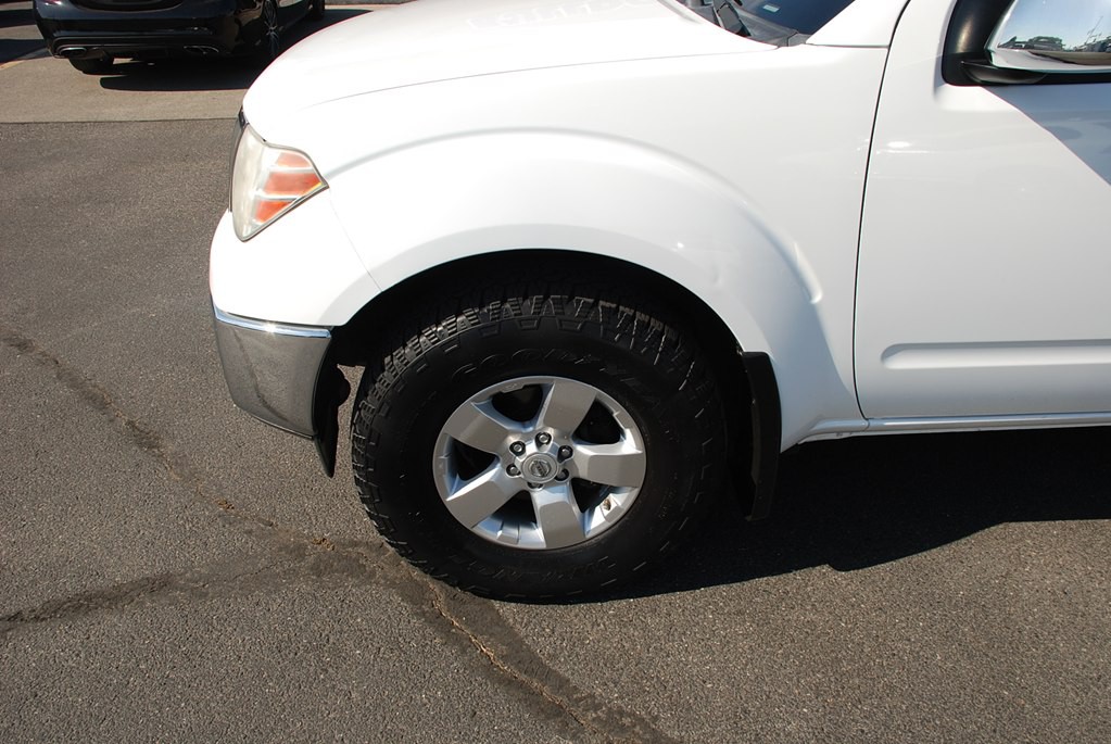 2010 Nissan Frontier Image 21