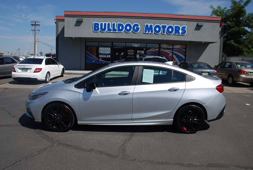 2018 Chevrolet Cruze Image 2