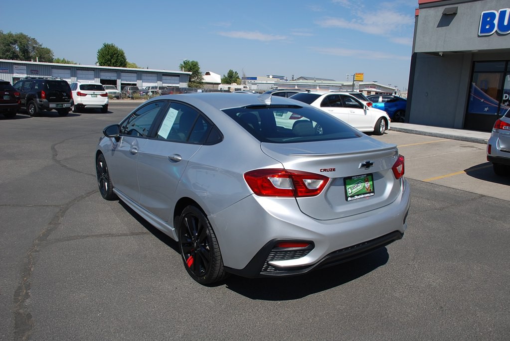 2018 Chevrolet Cruze Image 3