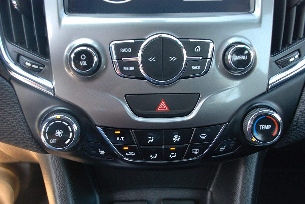 2018 Chevrolet Cruze Image 16