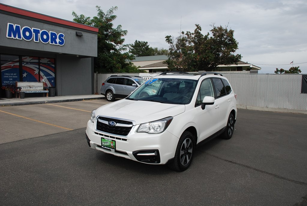 2017 Subaru Forester Image 1