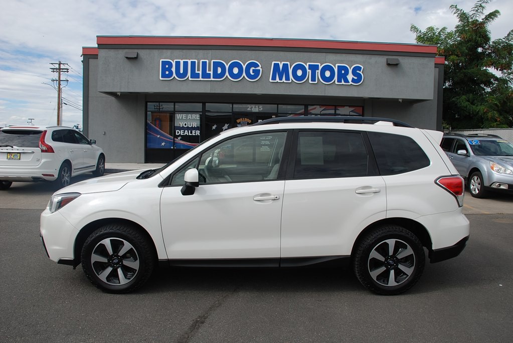 2017 Subaru Forester Image 2