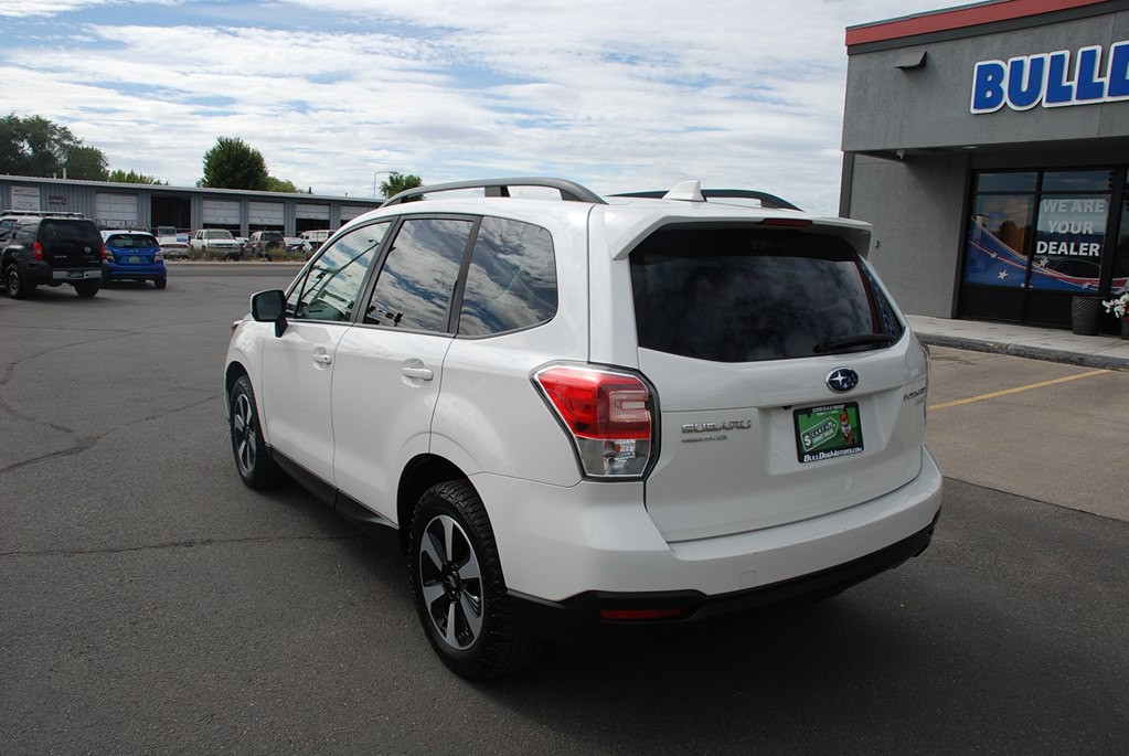 2017 Subaru Forester Image 3