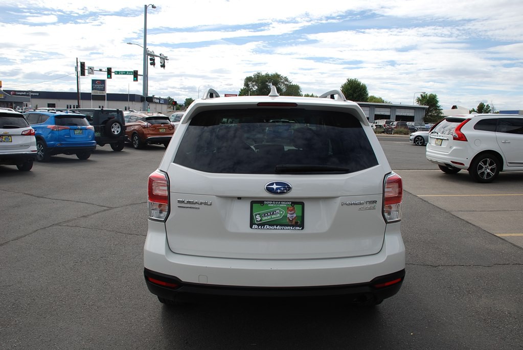 2017 Subaru Forester Image 4