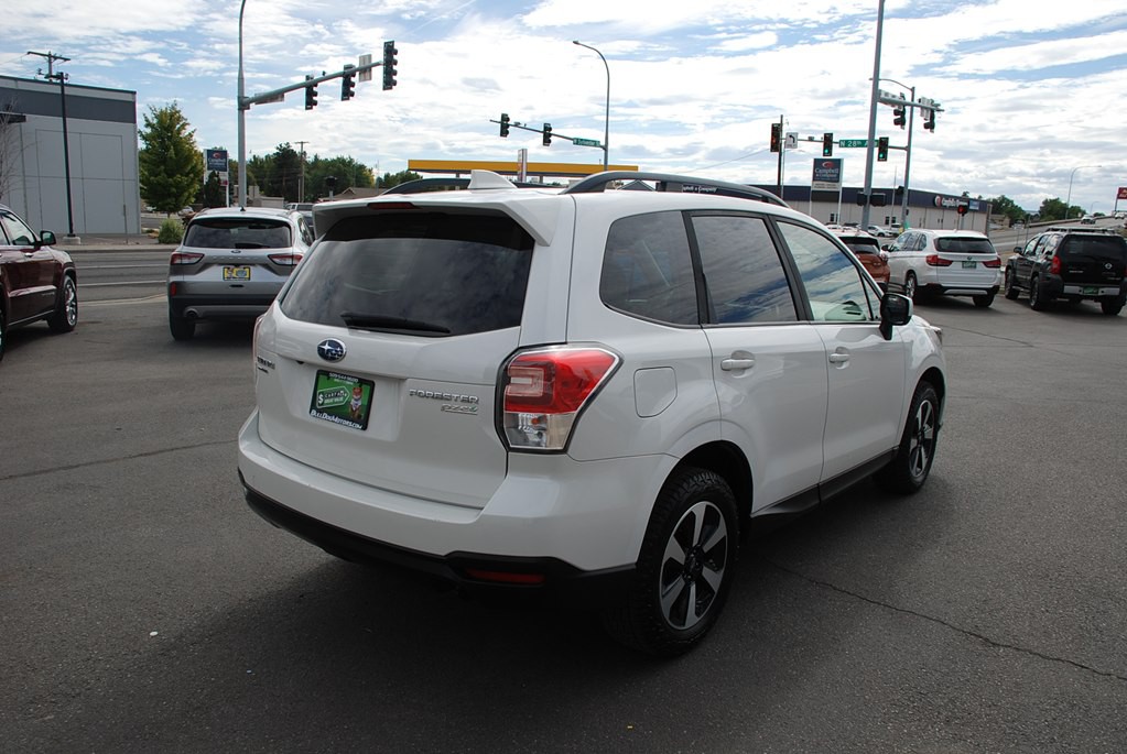 2017 Subaru Forester Image 5