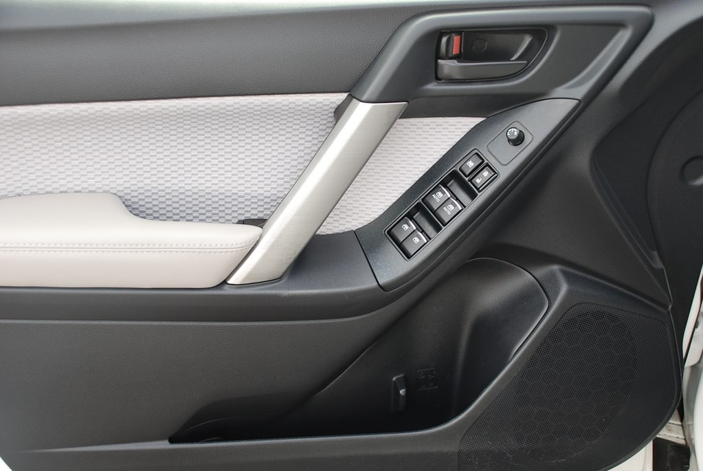 2017 Subaru Forester Image 9