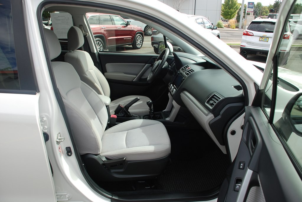 2017 Subaru Forester Image 22