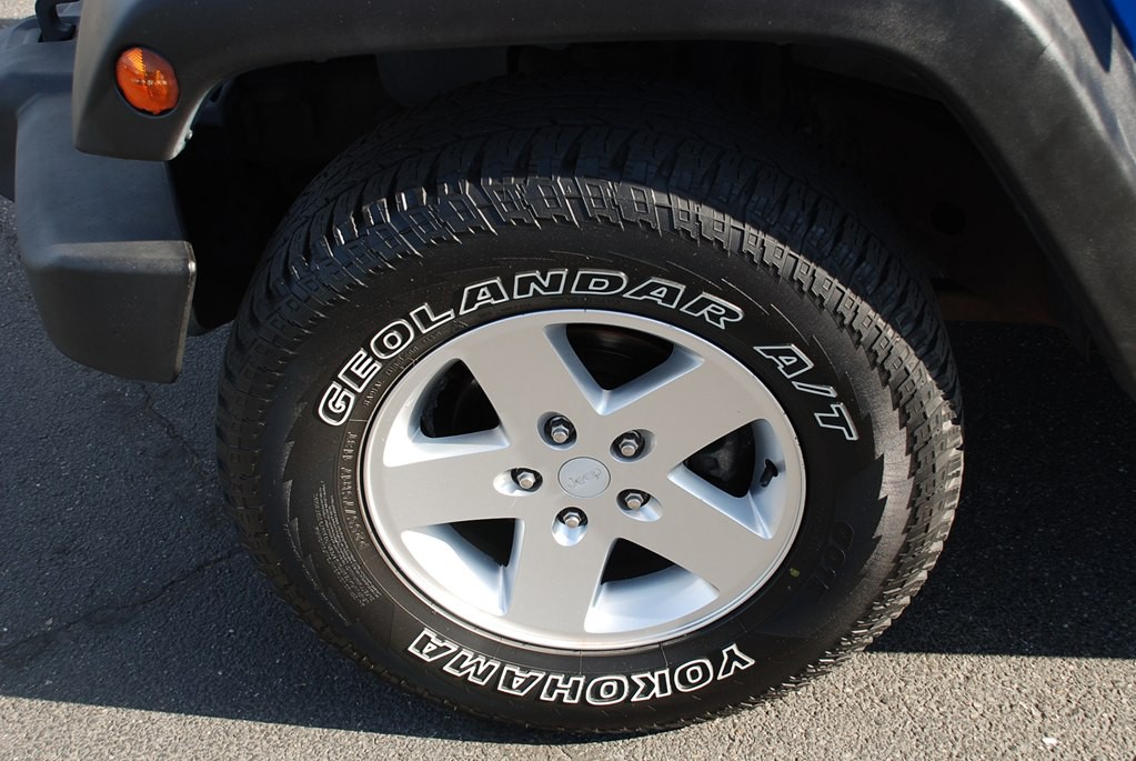 2011 Jeep Wrangler Image 20