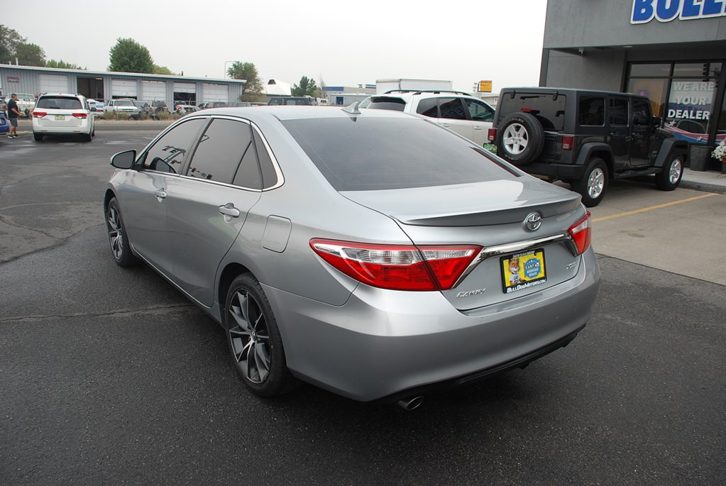 2017 Toyota Camry Image 3