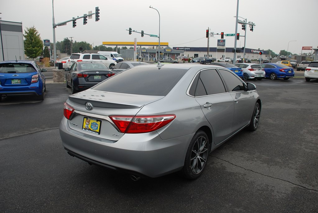 2017 Toyota Camry Image 5