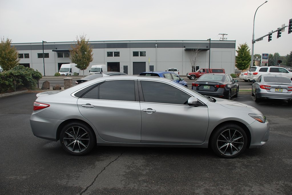 2017 Toyota Camry Image 6