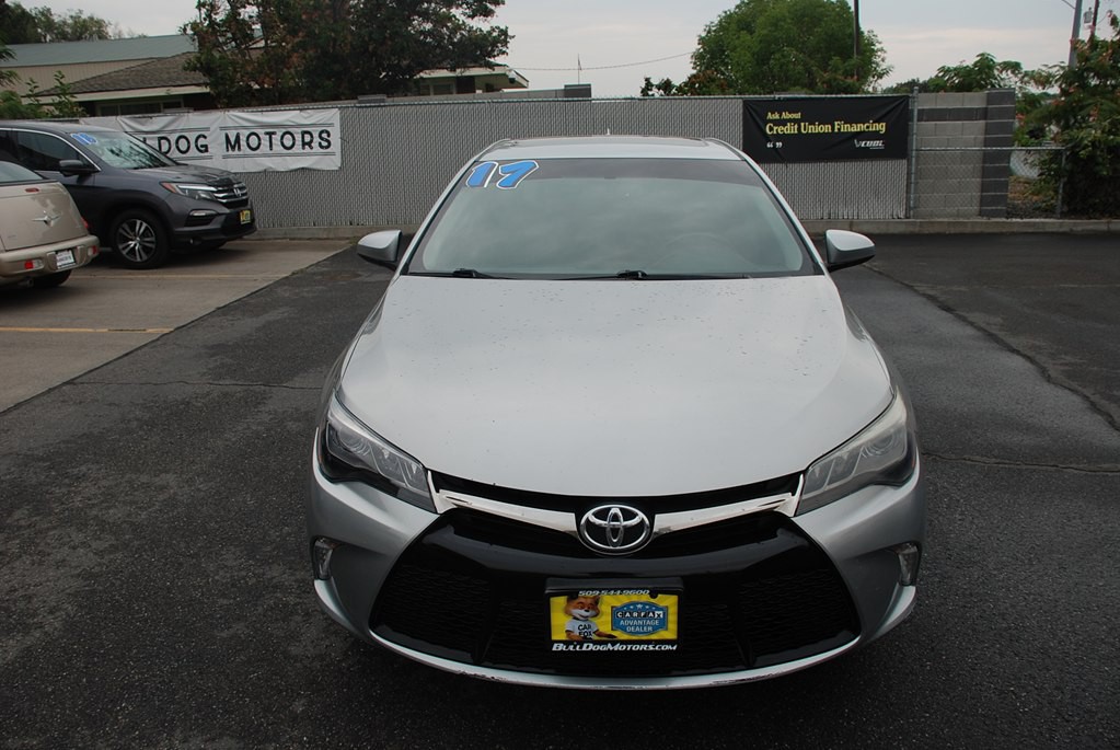 2017 Toyota Camry Image 8