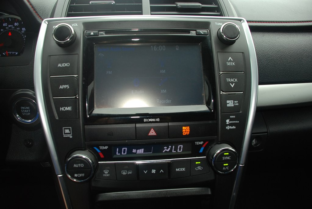 2017 Toyota Camry Image 13