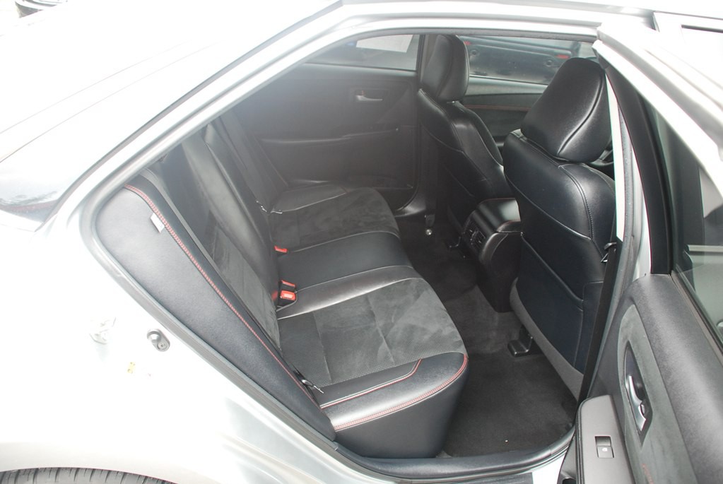 2017 Toyota Camry Image 20