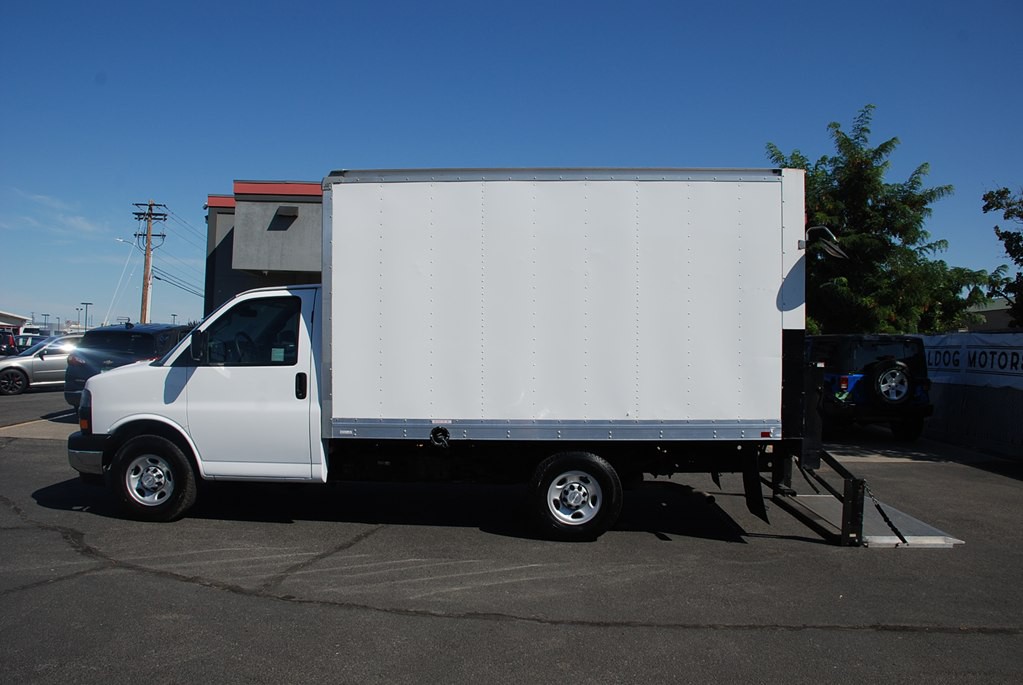 2019 Chevrolet Express Image 2