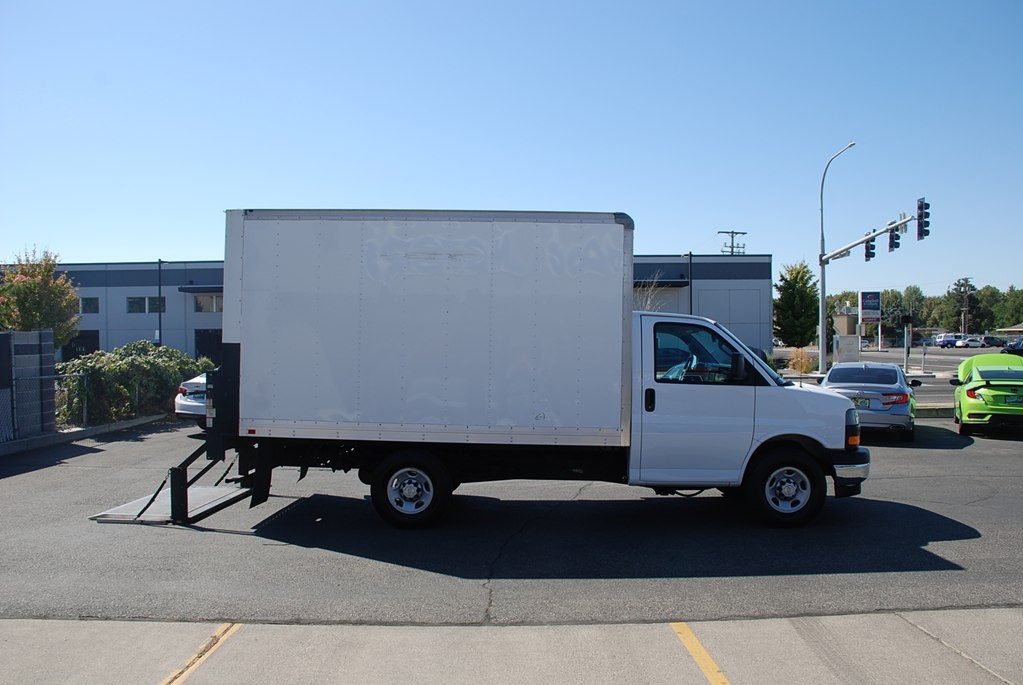 2019 Chevrolet Express Image 6