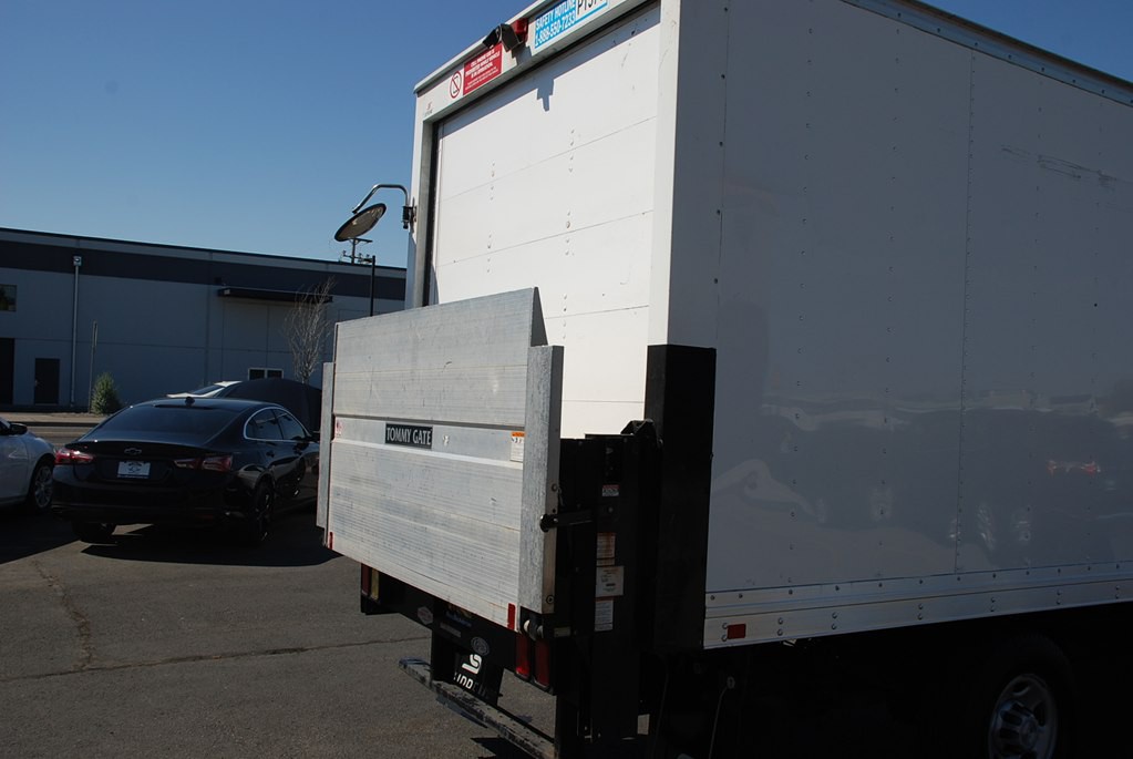 2019 Chevrolet Express Image 10