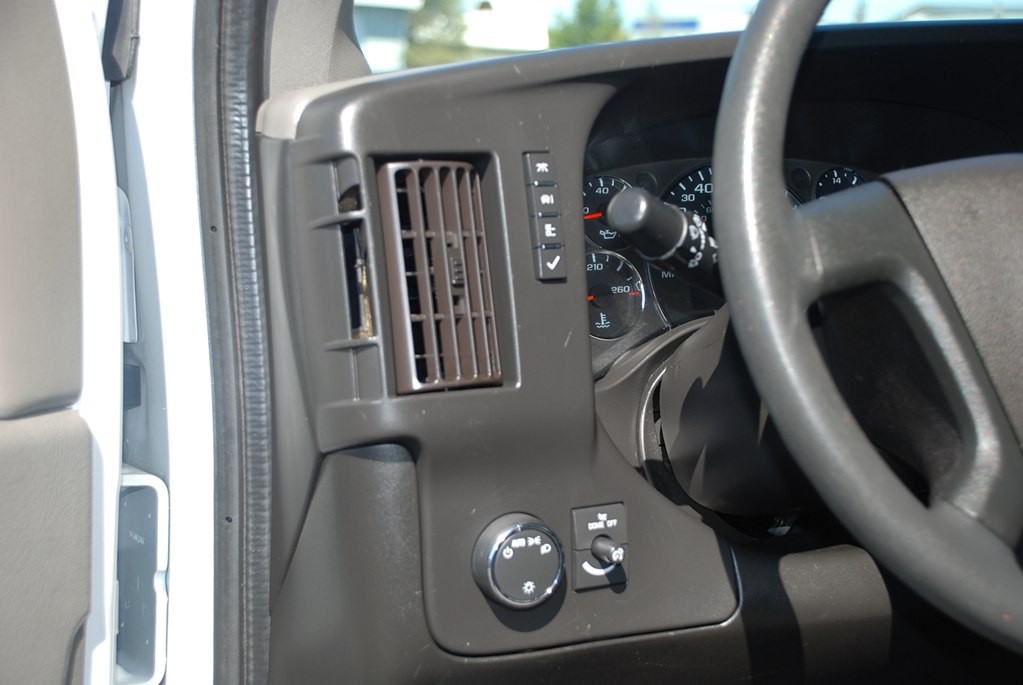 2019 Chevrolet Express Image 17