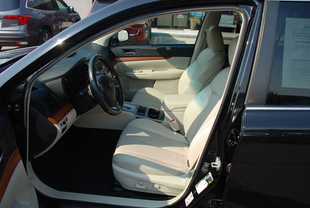 2013 Subaru Outback Image 10