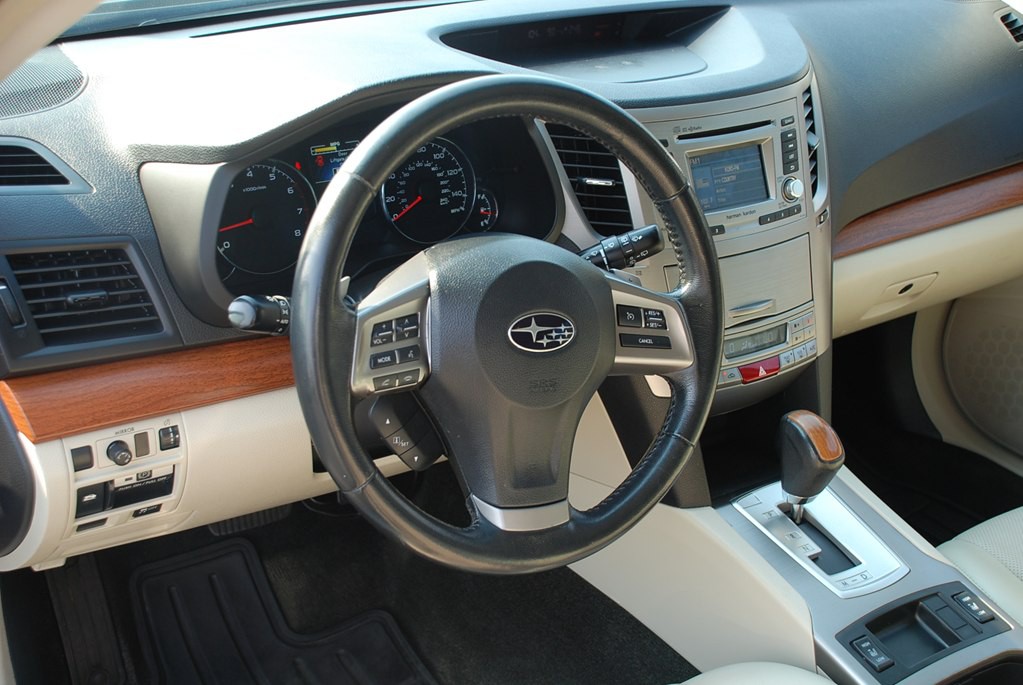 2013 Subaru Outback Image 11