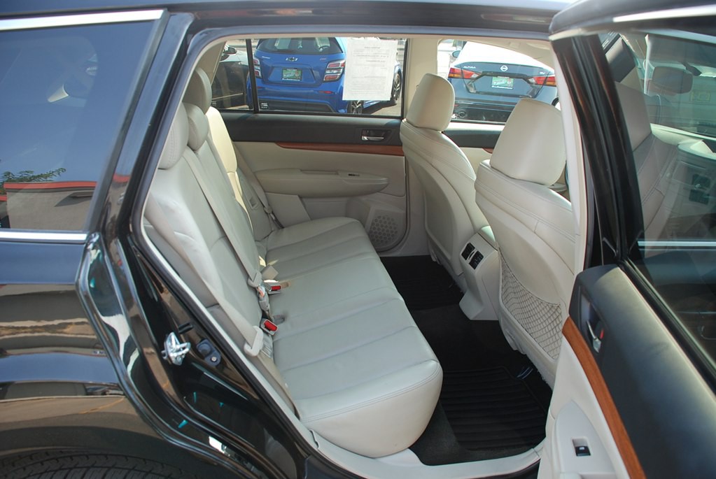 2013 Subaru Outback Image 20