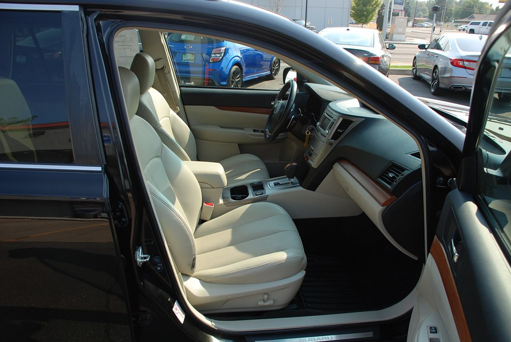 2013 Subaru Outback Image 21