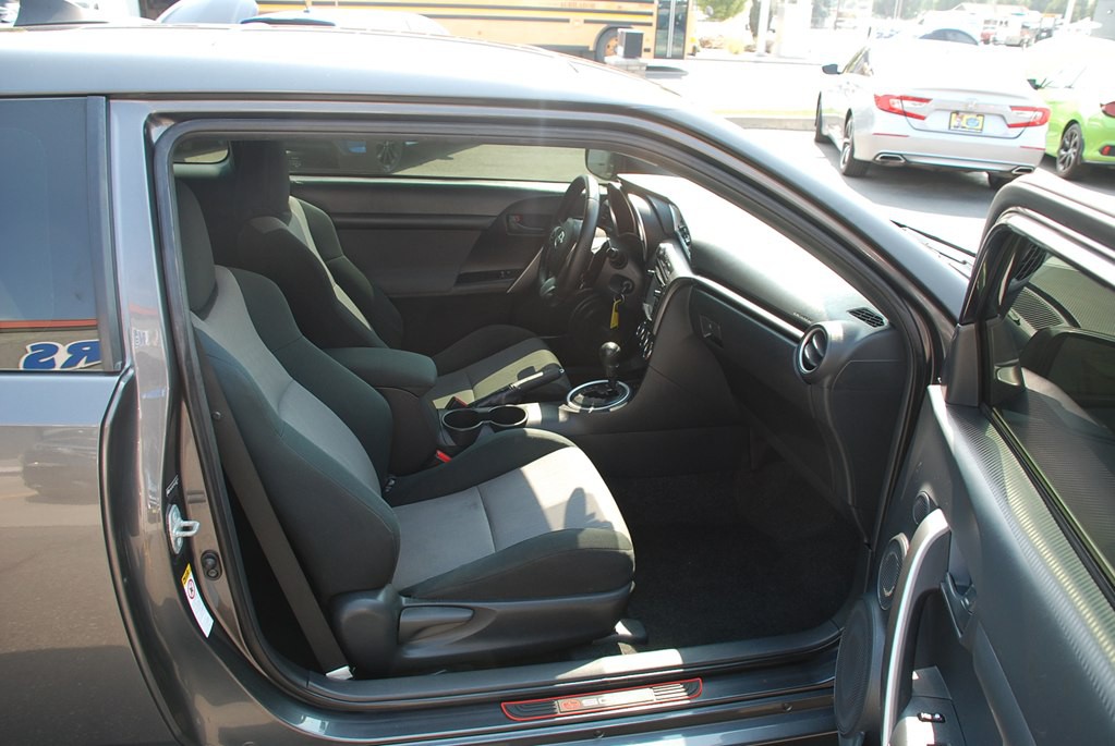 2015 Scion tC Image 18
