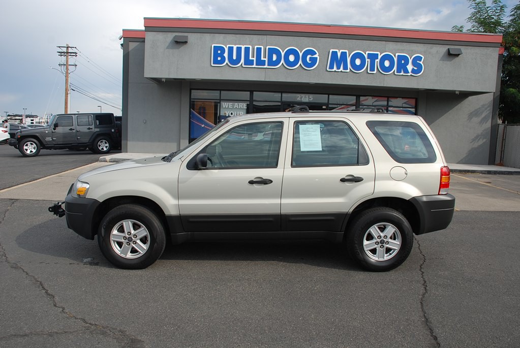 2005 Ford Escape Image 2