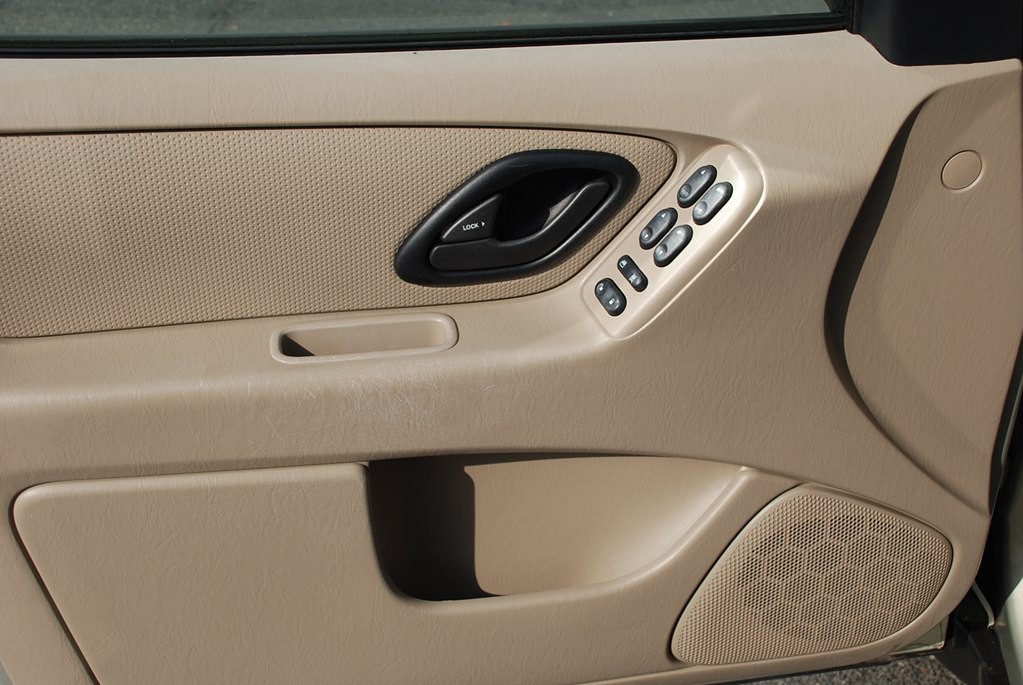 2005 Ford Escape Image 9