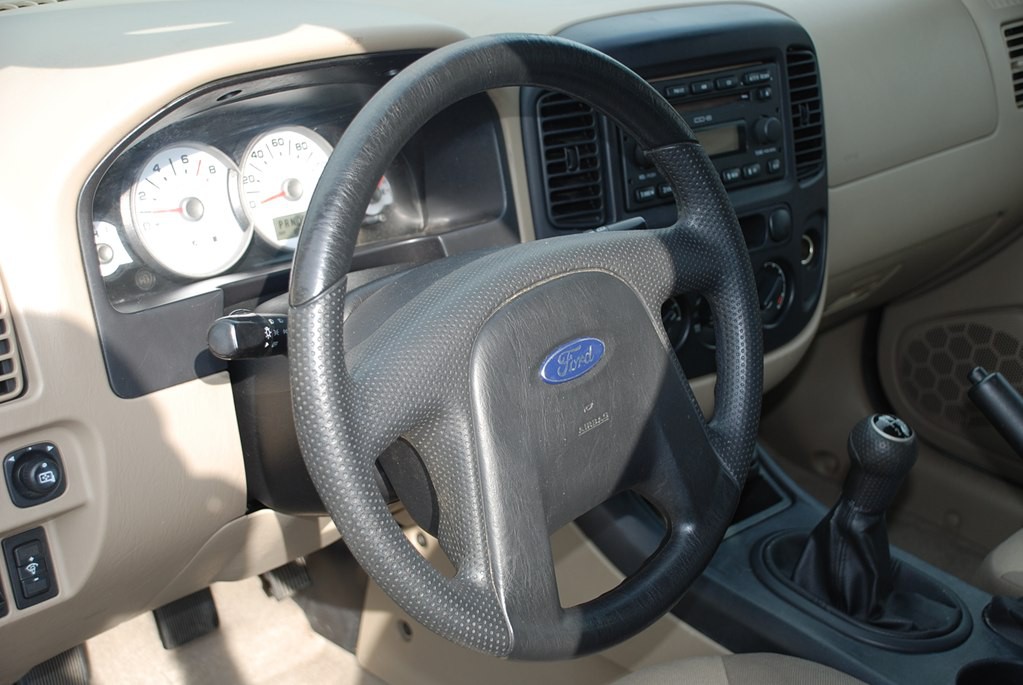 2005 Ford Escape Image 10