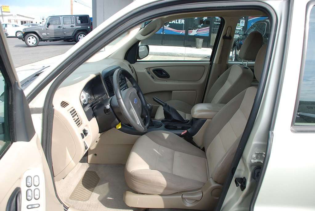2005 Ford Escape Image 11