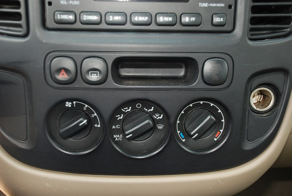 2005 Ford Escape Image 13