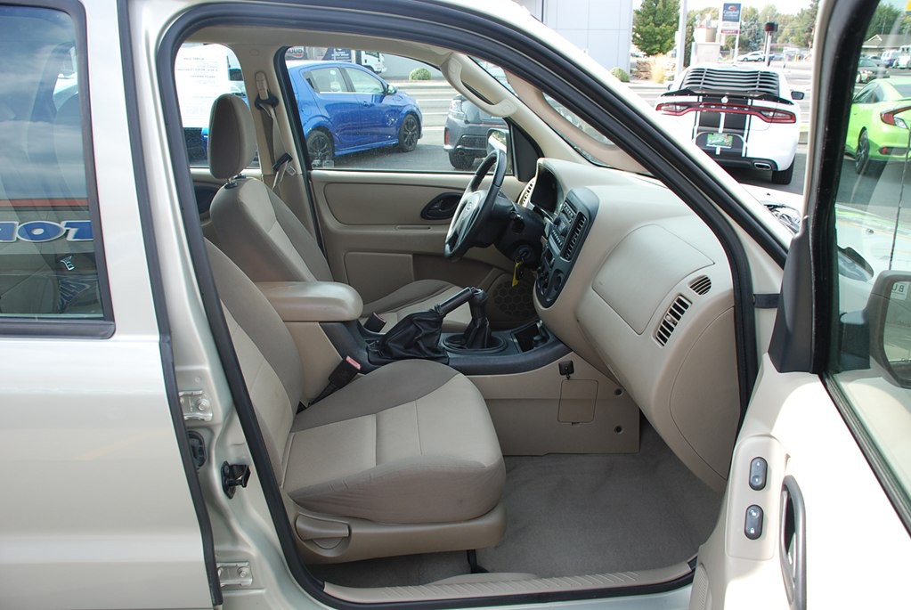 2005 Ford Escape Image 18