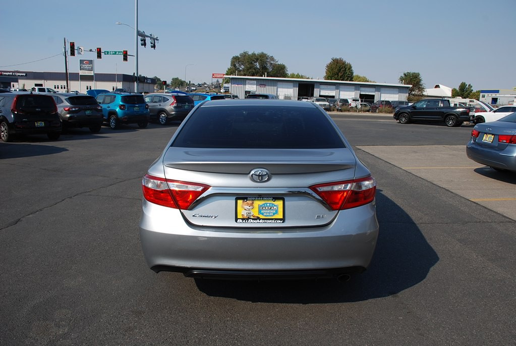 2017 Toyota Camry Image 4
