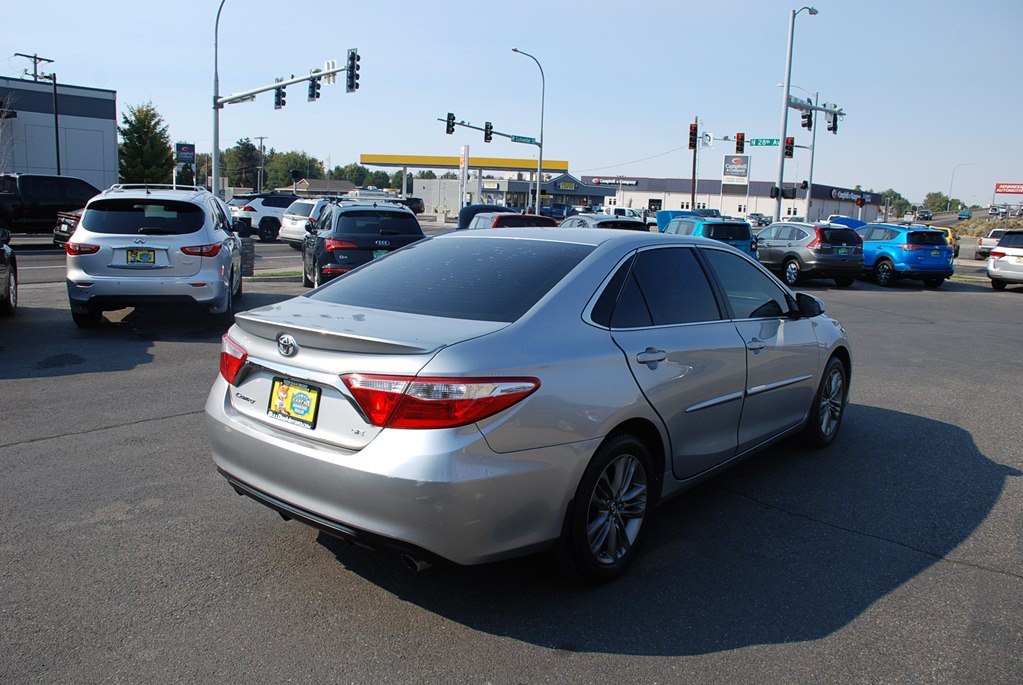 2017 Toyota Camry Image 5